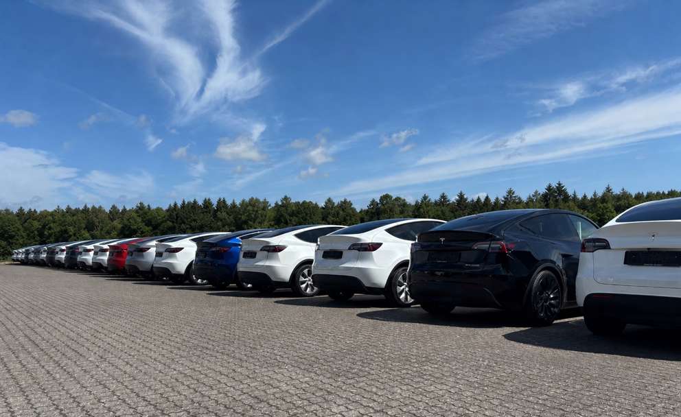 Midtjysk Bilsalg har speciale i TESLA =